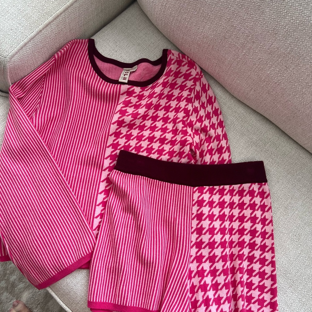 Dolan Pink and Red Houndstooth Lounge Set